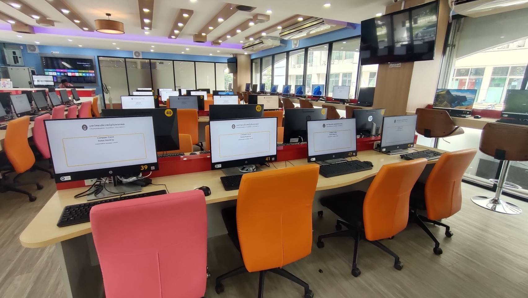 บริการห้องคอมพิวเตอร์ อาคาร 29 ชั้น 1
