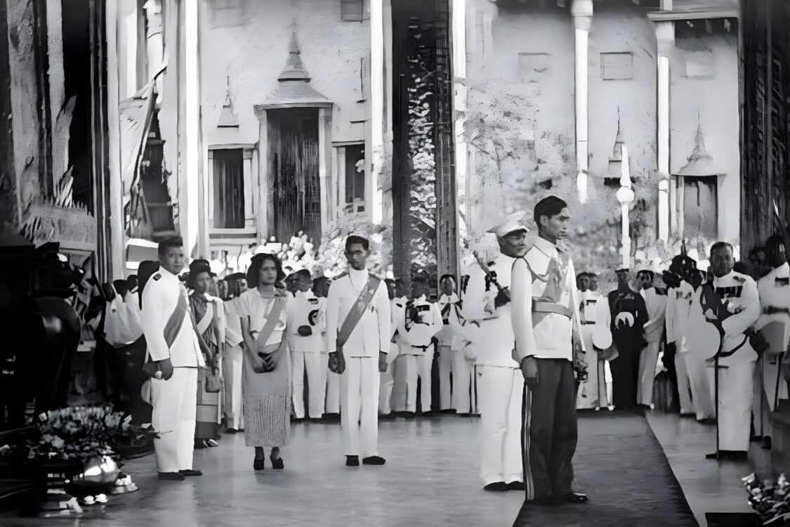 พระบาทสมเด็จพระปรเมนทรมหาอานันทมหิดล รัชกาลที่ 8 พระบาทสมเด็จพระปรเมนทรมหาอานันทมหิดล รัชกาลที่ 8